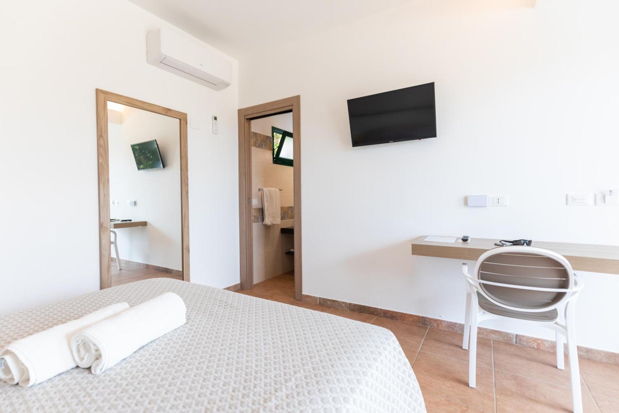 Double Room,1597546247:JPEG